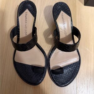 Vero Cuoio Black Textured Leather Slide Mules
